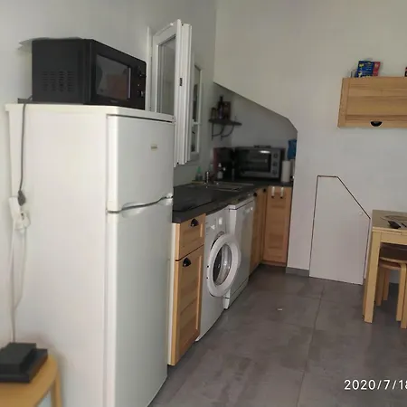 Apartment Logement Dans Maison, Face A La Mer *