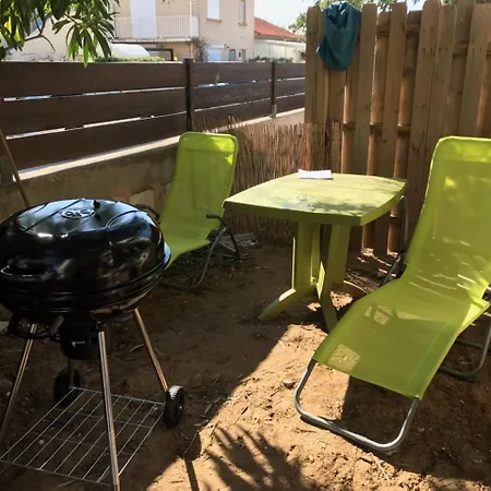 Appartement Logement Dans Maison, Face A La Mer *