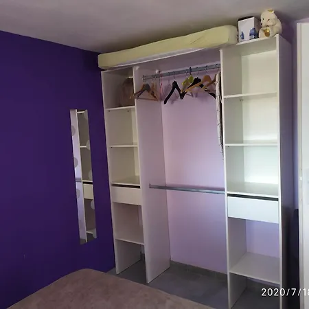 Appartement Logement Dans Maison, Face A La Mer *